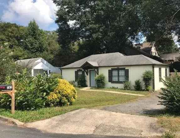 Rent Adorable Home with Two Bedrooms Near Marietta Square