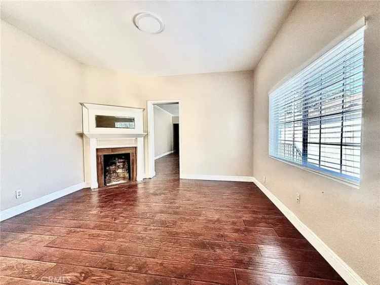 House For Sale in 1387, West 30th Street, Los Angeles, California