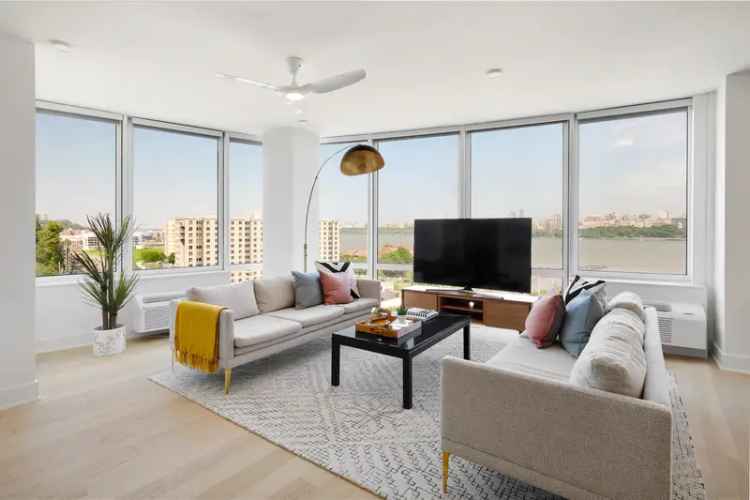 Rent Chic Modern Apartments Near Edgewater NJ With Stunning Amenities