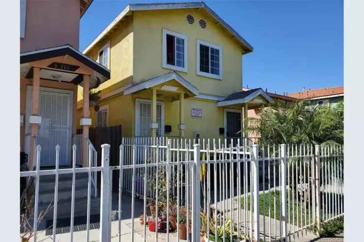 Investment duplex for sale in Los Angeles with tenant income stability