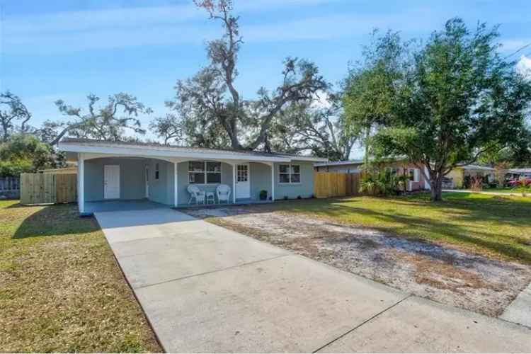 Buy 3 Bedroom Home in Bradenton Near Manatee River and Riverwalk