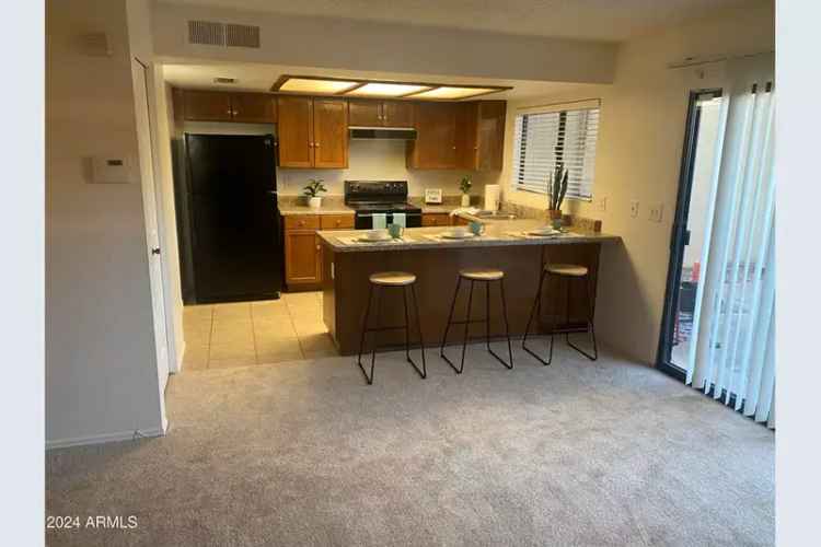 Rent spacious condo with two master bedrooms near Arizona Christian University