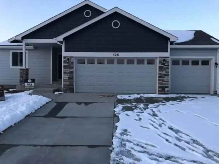 Rent Single Family Home in Berthoud with Modern Design and Yard