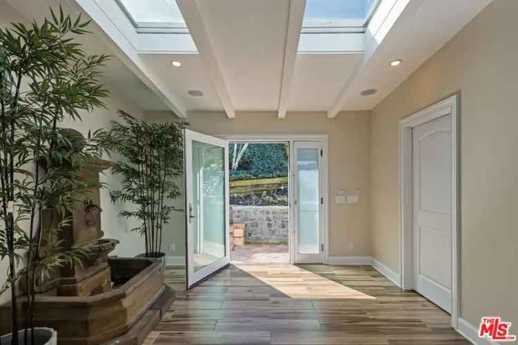 House For Sale in 14347, Mulholland Drive, Los Angeles, California