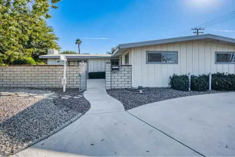 Buy Gorgeous Single-Level Home in Palm Desert with Mountain Views