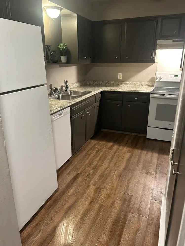 Rent Duplex Apartment with Privacy Fence and New Floors