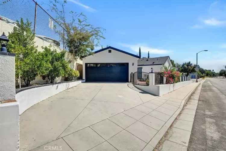 Buy California Bungalow in West Pasadena with Modern Features and Privacy