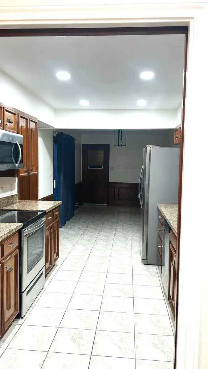 Townhouse for Rent in South McAllen with Elegant Features and Garden