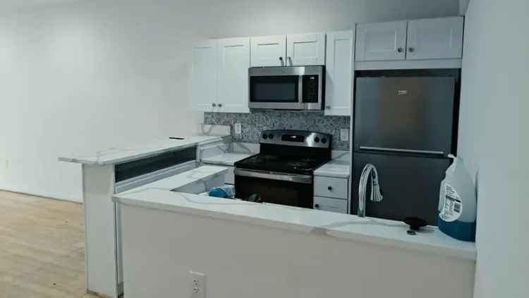 Rent Apartment Unit in Shaw with Bamboo Floors and Modern Appliances