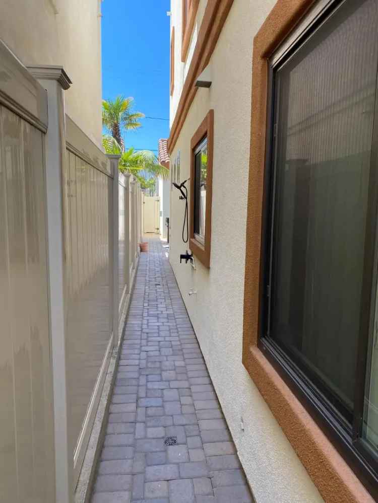 Rent Beautifully Upgraded 3 Bed Home with Rooftop Near Beach