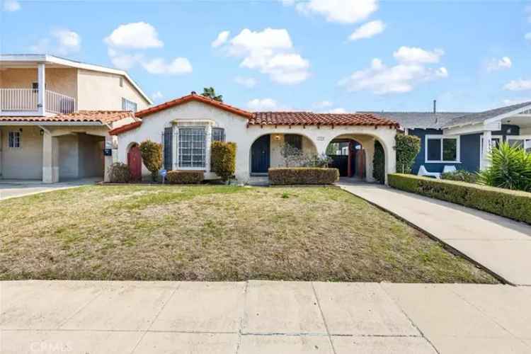 House For Sale in 5910, Madden Avenue, Los Angeles, California