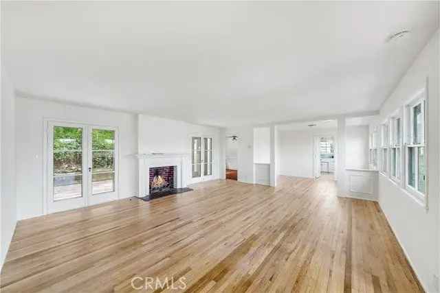 House For Sale in 3285, Granville Avenue, Los Angeles, California