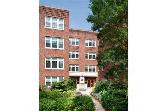 Rent Charming Apartment Homes in Cleveland Circle Near Boston College