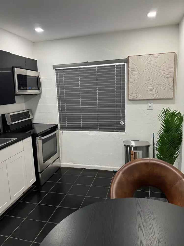 Rent Modern 2 Bed Apartment Unit Fully Furnished Stylish Upgrades