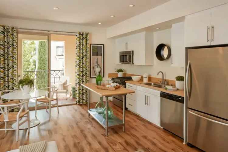 Rent Loft Style Apartments in Irvine Spectrum with Luxury Amenities