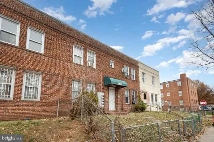 House For Sale in 1942, I Street Northeast, Washington, District of Columbia