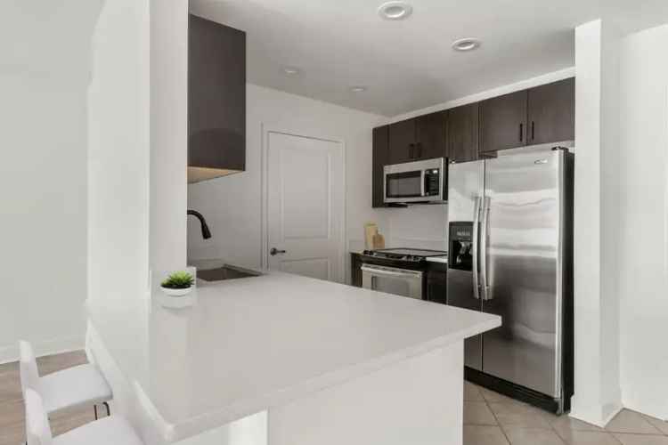 Rent Upscale Apartments in West Midtown with Great Amenities