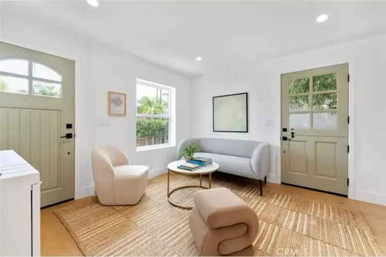 Buy bungalow in Venice with modern upgrades and a private backyard