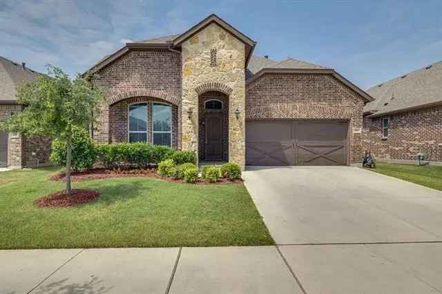 Rent Like New Two Story Home in Morningstar with Spacious Open Floorplan