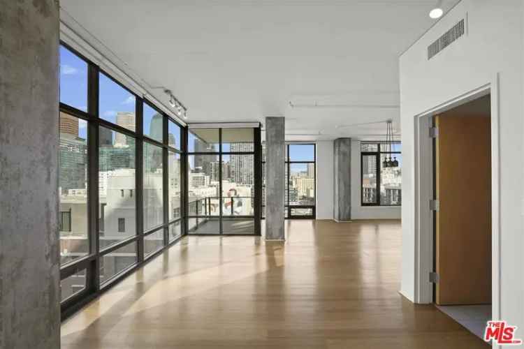 House For Sale in 1111, South Grand Avenue, Los Angeles, California