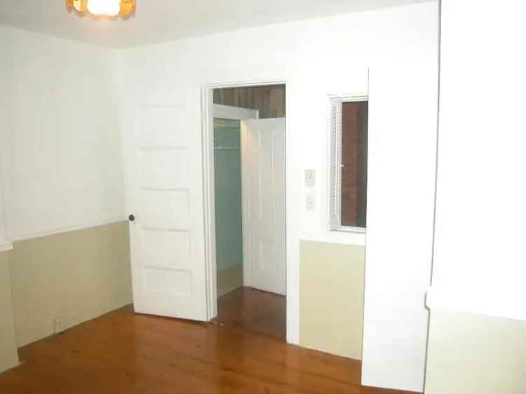 Rent Spacious Apartment Unit with Updated Kitchen Near Universities