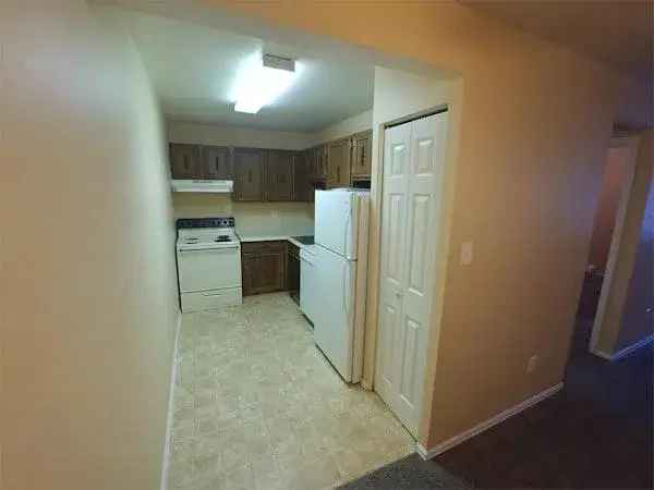 Rent 1 Bedroom Apartment Near UCCS and Garden of the Gods