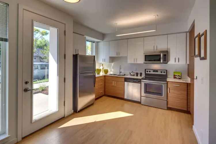 Rent Apartments Near University of Oregon with Flexible Leasing Options