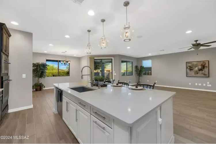 Buy House with Beautiful View in Oro Valley with Upgraded Features