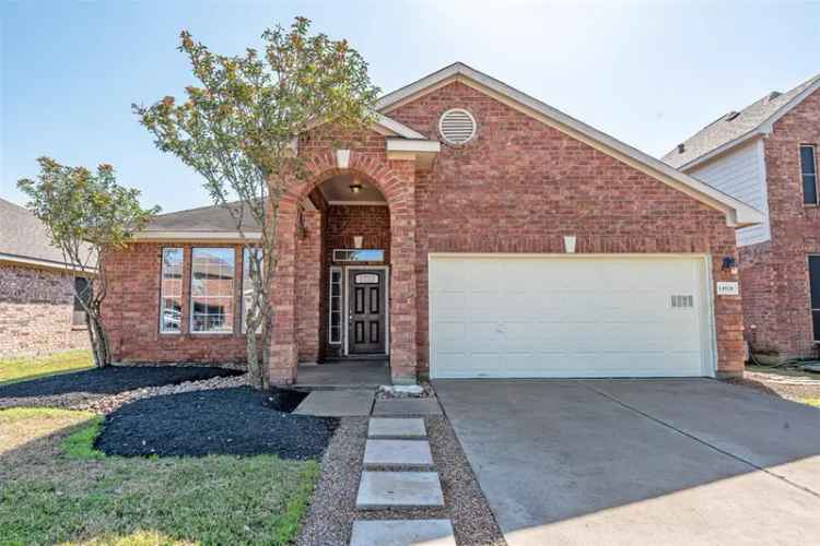 Buy 4 Bedroom Home in Mont Belvieu Texas with Spacious Living Areas