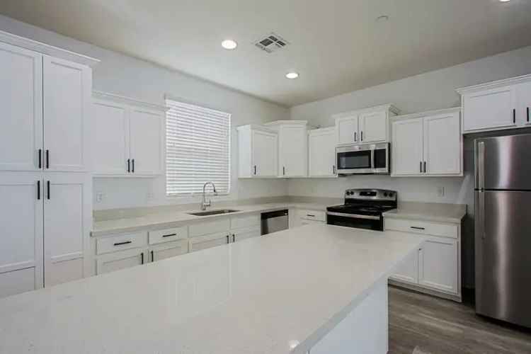 Rent Two and Three Bedroom Apartments in Tempe Arizona with Amenities