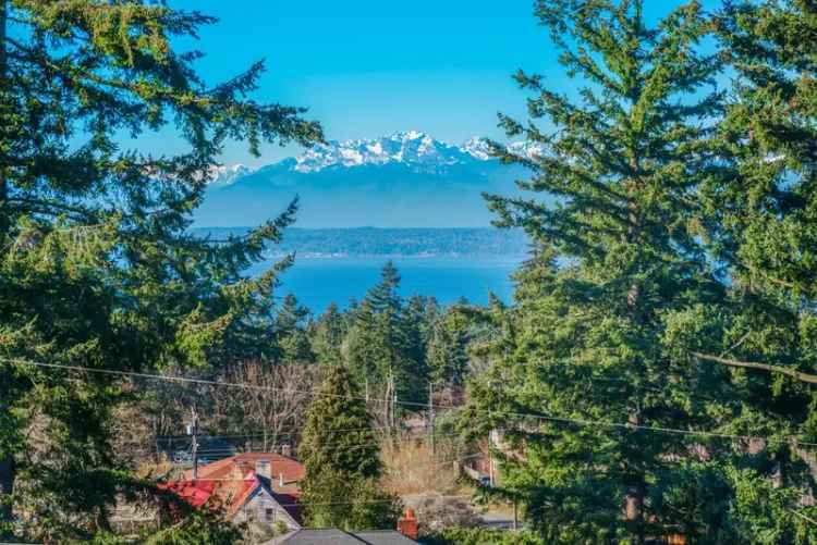 Rent Stunning 2BD Apartment Near Puget Sound with Views and Amenities