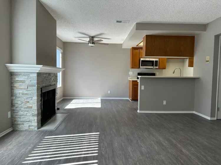 Rent Spacious Apartment Unit in Valley Glen with Pool and Parking