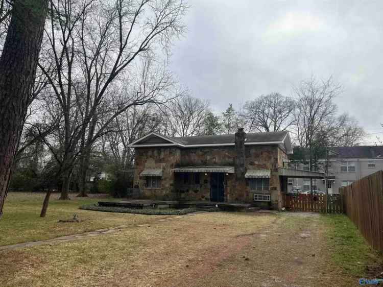 House For Sale in 1025, Johnston Street Southeast, Decatur, Alabama