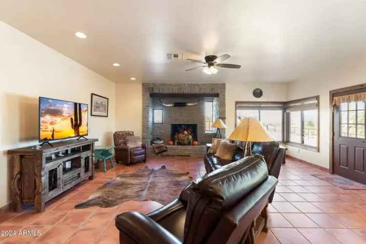 Buy Santa Fe Style Home with Roping Facility in Roper's Paradise