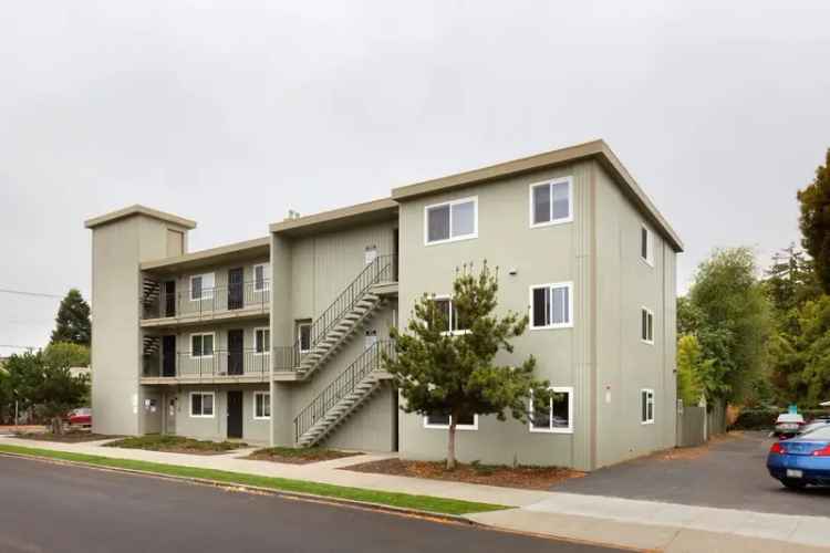 Rent Spacious 2 Bedroom Apartment in Berkeley with Great Amenities