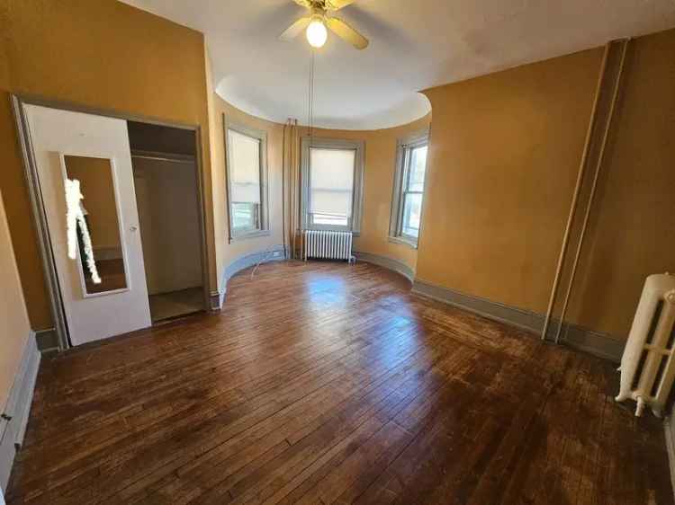 Rent Spacious First Floor Apartment Unit