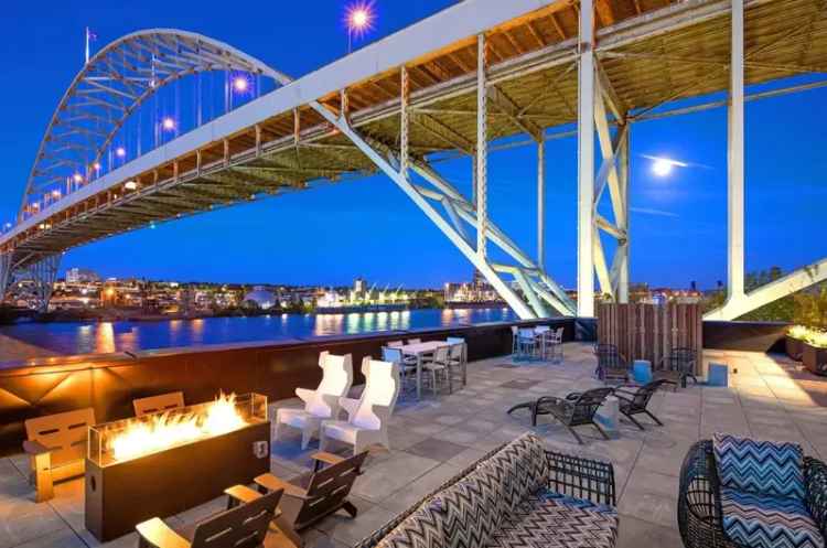 Rent Modern Apartments in Portland with Riverfront Views and Amenities