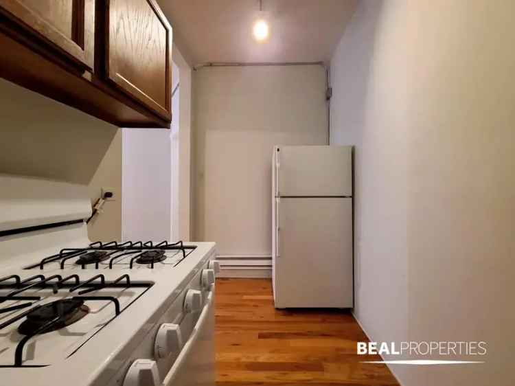 Rent Stunning Vintage Apartments in Chicago Lakeview Neighborhood