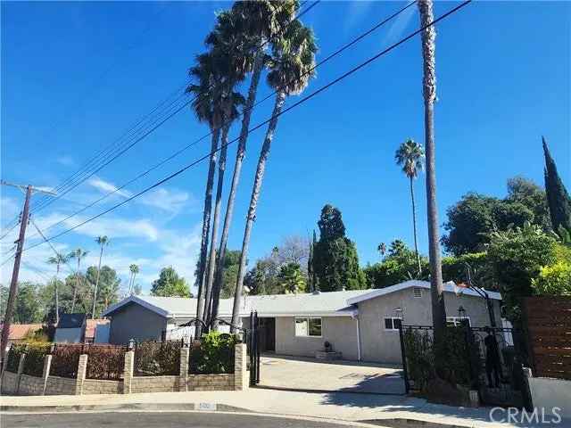 House For Sale in 5732, Wallis Lane, Los Angeles, California