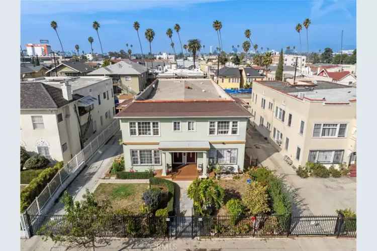 Investment opportunity buy fourplex Mid-Wilshire with rental potential