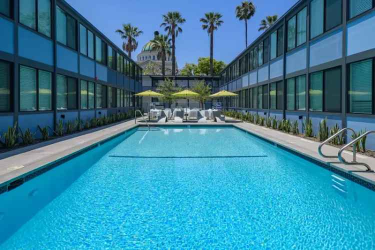 Rent Apartments Near University of Southern California with Luxury Features