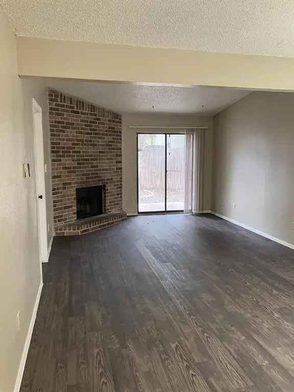 Rent 2 Bedroom Duplex in SE Austin with Backyard and Fireplace