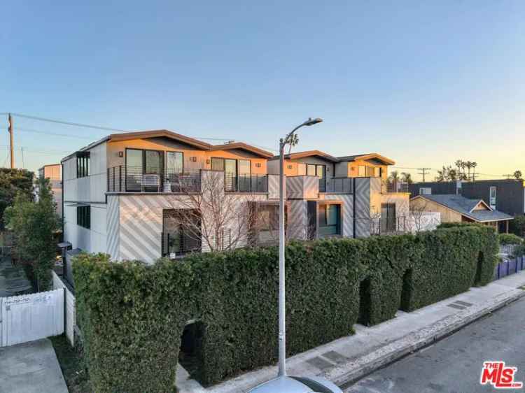 House For Sale in 748, Brooks Avenue, Los Angeles, California