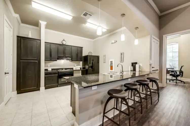 Rent Apartments at Majors Place with Convenient Access and Pet-Friendly Options