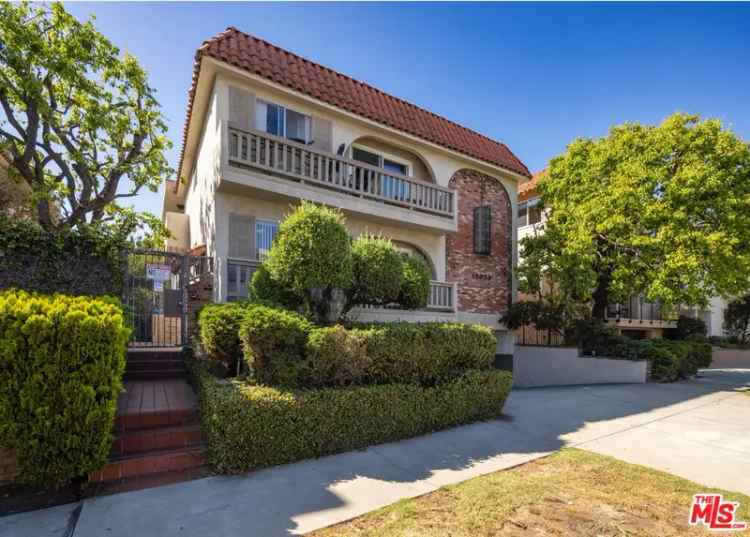 House For Sale in 12033, Goshen Avenue, Los Angeles, California