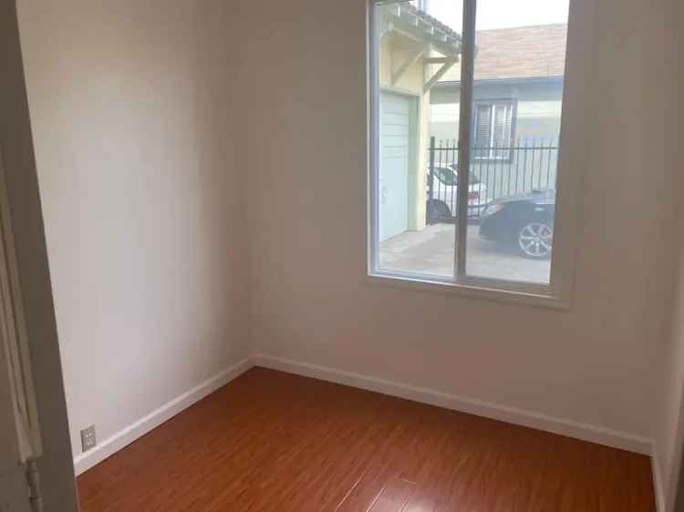 Rent Cozy Apartment Unit Near Lake Merritt with Shared Backyard