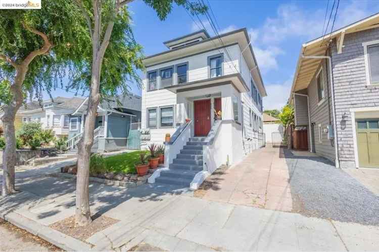 Buy Duplex Near Bushrod Park with Spacious Units and Income Potential