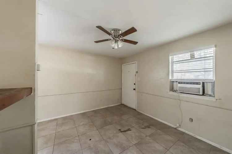 Invest in a Duplex in Arlington Entertainment District with Rental Income