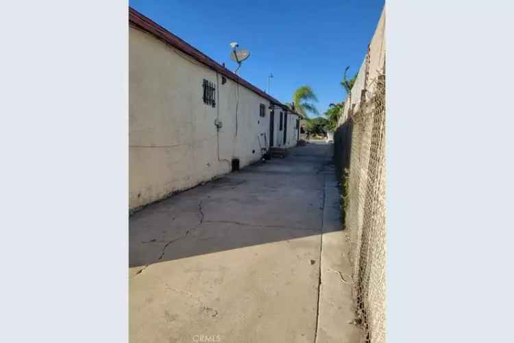 Duplex for Sale or Rent in Los Angeles with Great Investment Potential