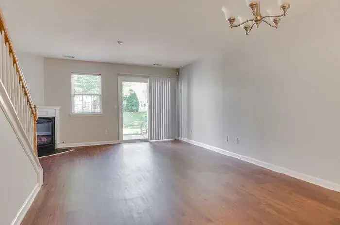 Townhouse for Rent in Concord with Two Pools and Playgrounds